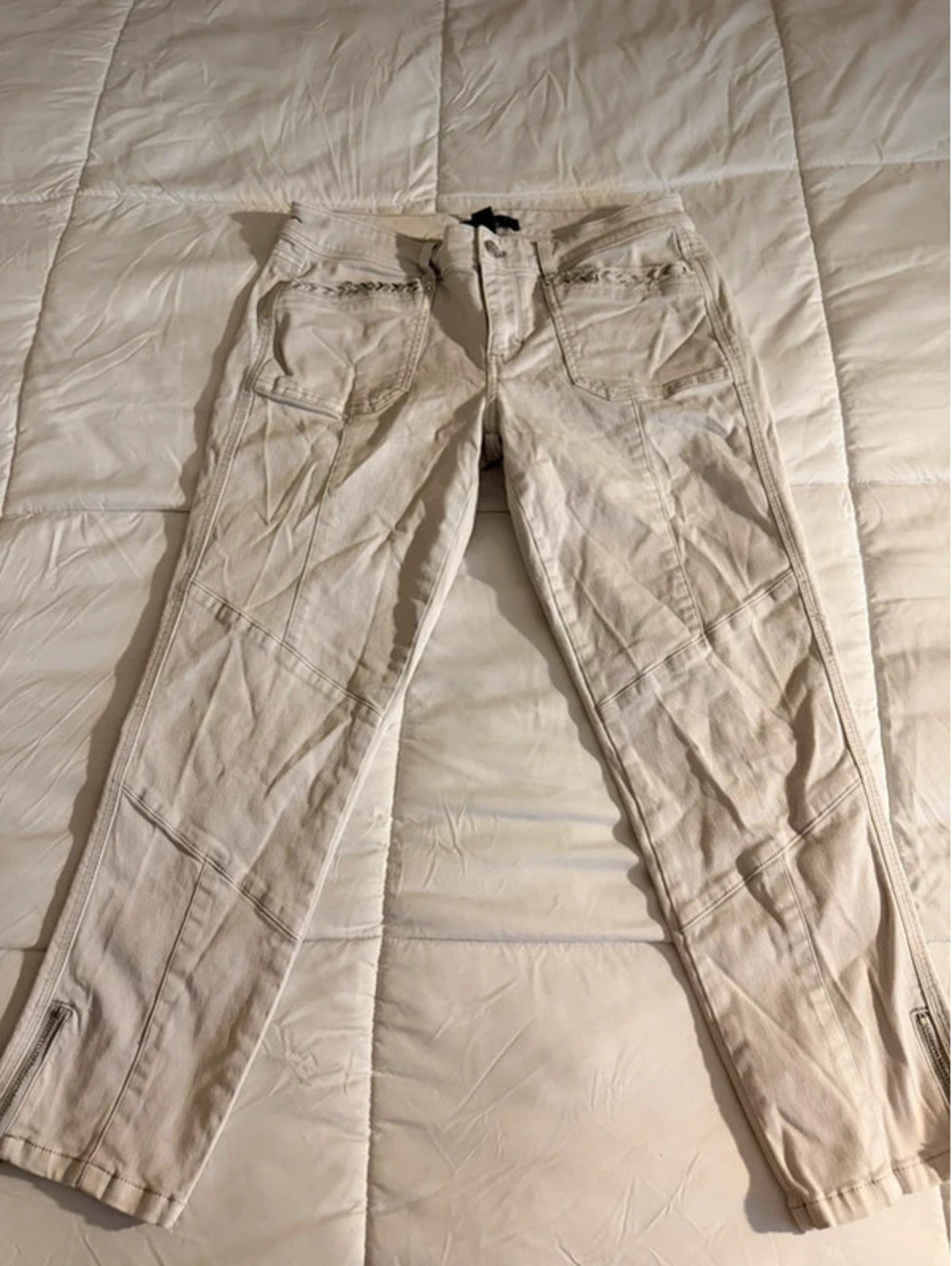 White House Black Market cream cargo pants with zipper